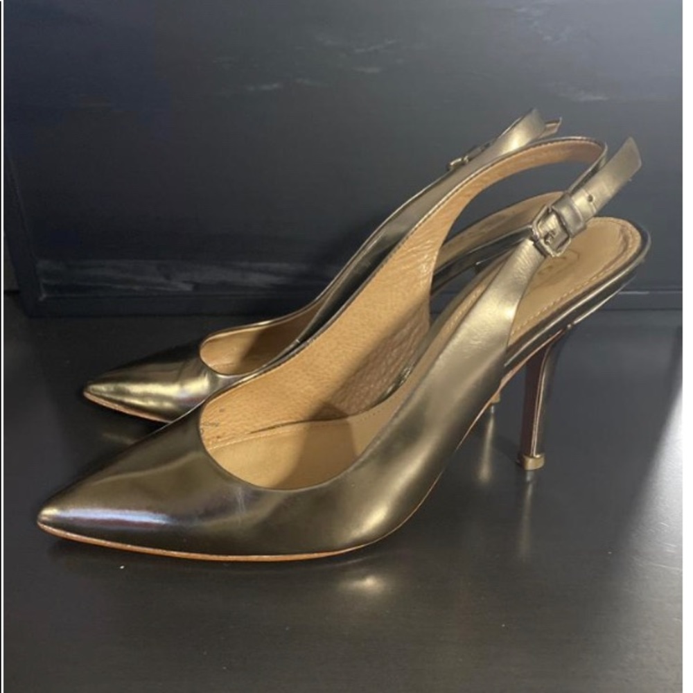 Coach Gold slingback pumps size 6